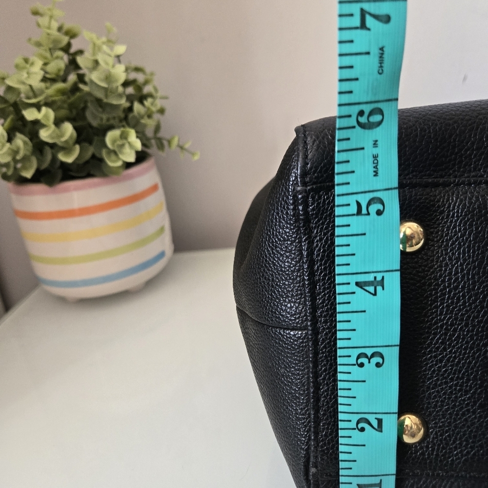 Tignanello Black Leather Multi Pocket Handbag - Picture 12 of 15